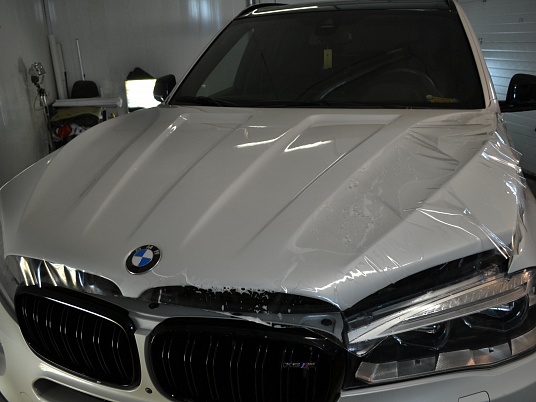 Бронирование кузова защитными пленками. BMW X5M