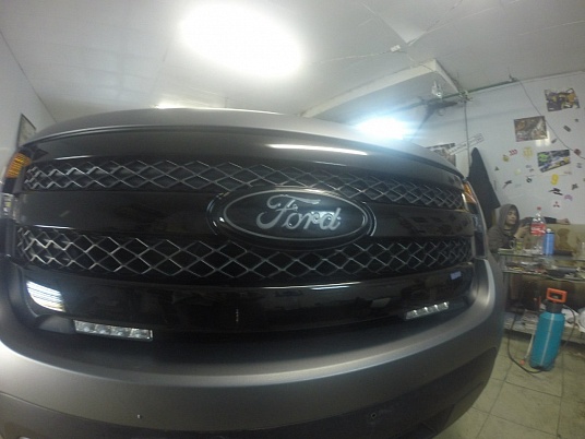 Полная оклейка автовинилом Ford Explorer
